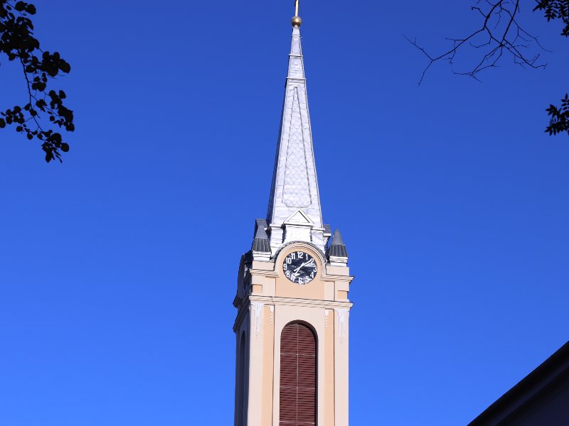 Church steeple comes down to make needed repairs – Gibson County News