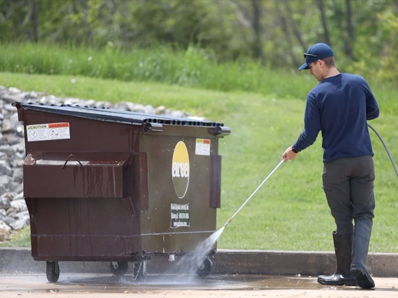 dumpster and trash bin cleaning